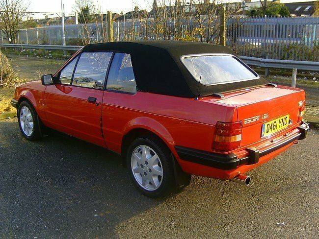 Ford Escort ثالثاً، قابلة للتحويل — منظر خلفي أيسر