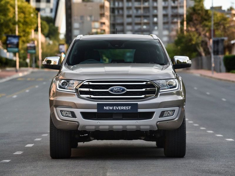Ford Everest II Рестайлинг, Внедорожник 5 дв. — вид спереди