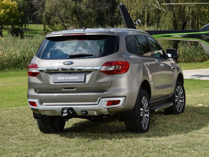 Ford Everest II Рестайлинг, Внедорожник 5 дв. — вид сзади в три четверти