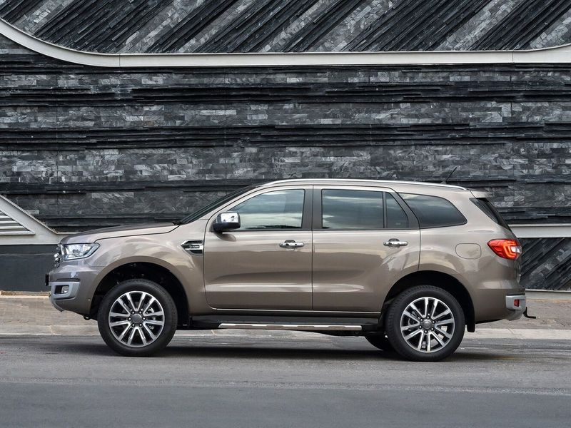 Ford Everest II Рестайлинг, Внедорожник 5 дв. — вид слева