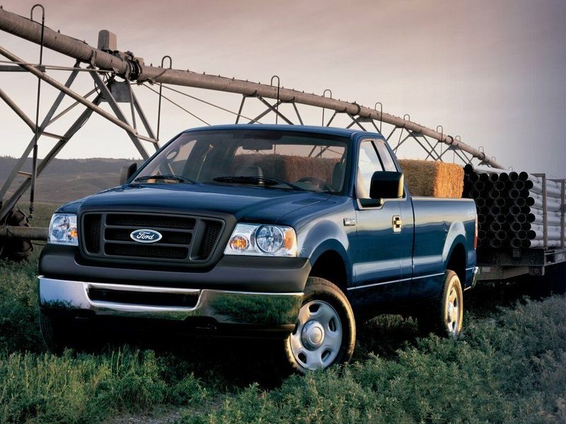 Ford F-150 حادي عشر، بيك أب بكابينة مفردة — منظر أمامي أيسر