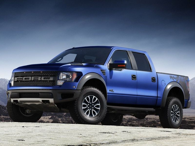 Ford F-150 الثاني عشر، بيك أب بكابينة مزدوجة Raptor CrewCab — منظر أمامي أيسر