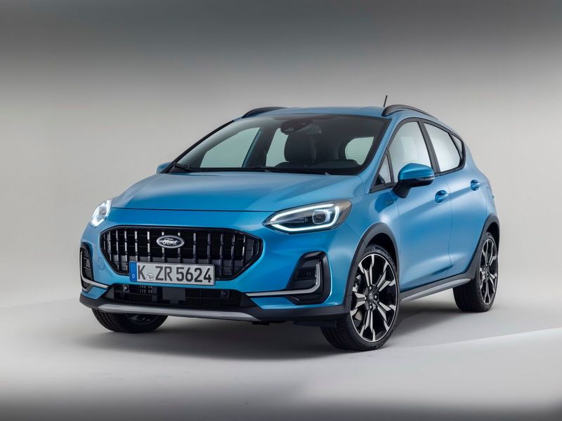 Ford Fiesta عملية فيس ليفت Mk7، هاتشباك 5 أبواب Active — منظر أمامي
