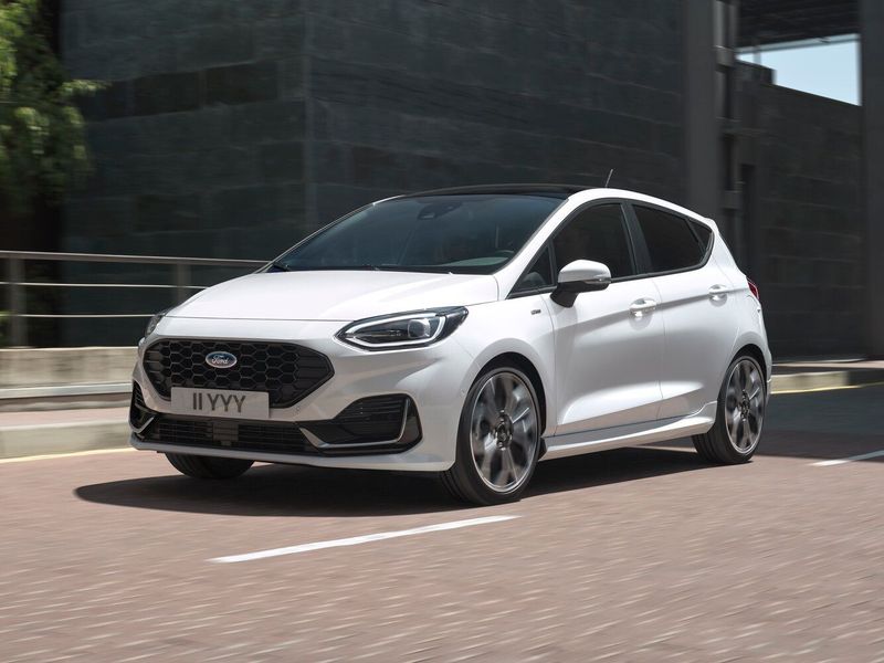 Ford Fiesta ST فيس ليفت السابع، هاتشباك 5 أبواب — منظر أمامي بزاوية ثلاثة أرباع