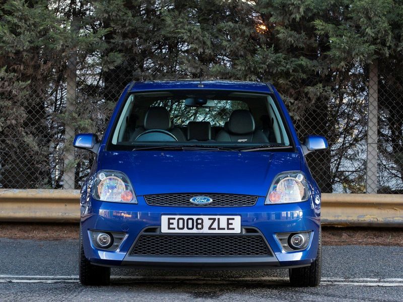 Ford Fiesta ST فيس ليفت V، هاتشباك 3 أبواب — منظر أمامي