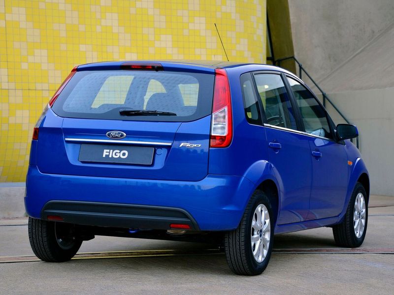 Ford Figo أنا فيس ليفت، هاتشباك 5 أبواب — منظر خلفي بزاوية ثلاثة أرباع