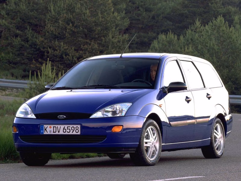 Ford Focus I, Универсал 5 дв. — вид спереди справа