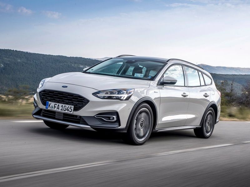 Ford Focus رابعاً، واجون 5 أبواب Active — منظر أمامي أيمن