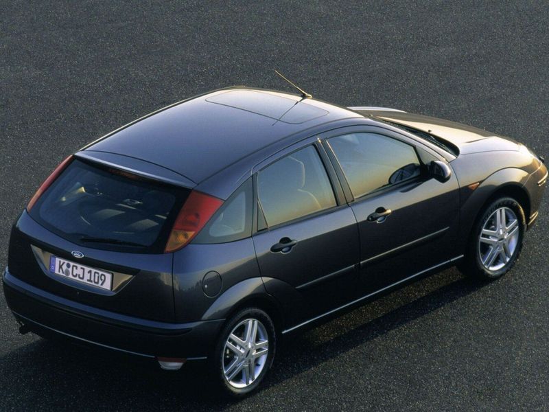 Ford Focus أنا فيس ليفت، هاتشباك 5 أبواب — منظر خلفي أيمن