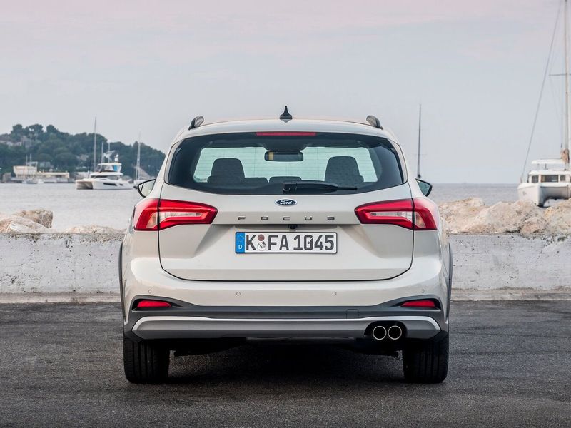 Ford Focus رابعاً، واجون 5 أبواب Active — منظر خلفي