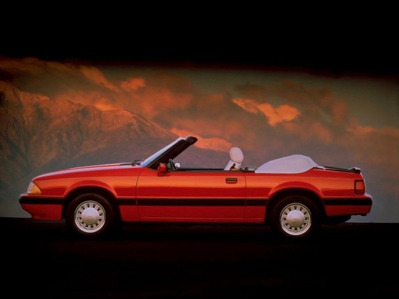 Ford Mustang III Рестайлинг, Кабриолет — вид слева