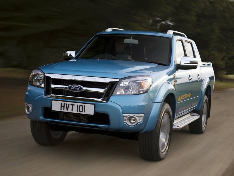 Ford Ranger فيس ليفت الثاني، بيك أب بكابينة مزدوجة Double Cab — منظر أمامي أيسر