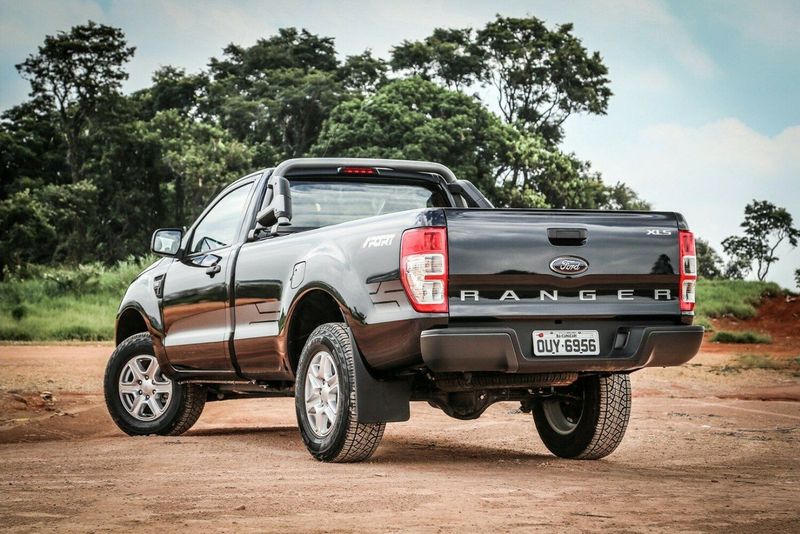 Ford Ranger T6، بيك أب بكابينة مفردة — منظر خلفي أيسر
