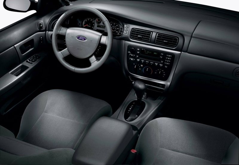 Ford Taurus IV Рестайлинг, Универсал 5 дв. — место водителя