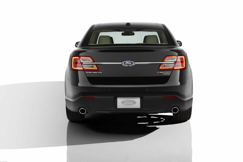 Ford Taurus فيس ليفت السادس، سيدان — منظر خلفي