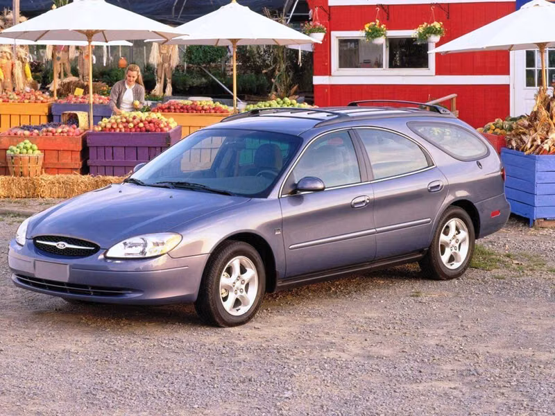 Ford Taurus IV, Универсал 5 дв. — вид спереди справа