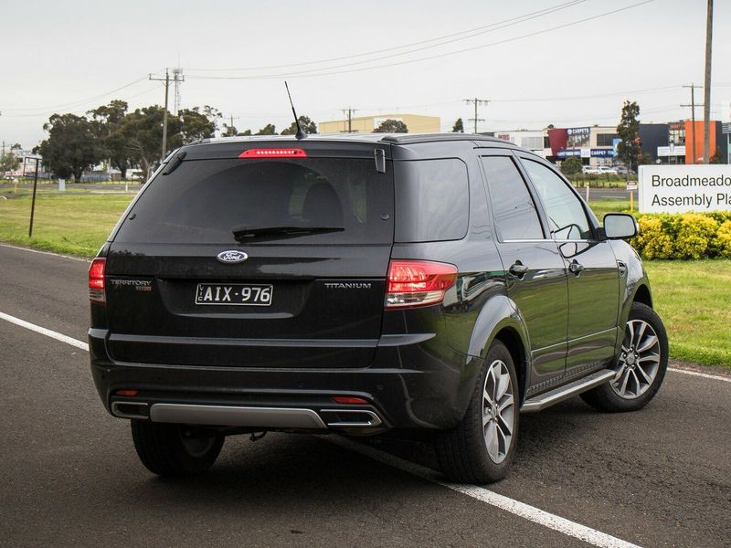 Ford Territory فيس ليفت SZ، دفع رباعي 5 أبواب — منظر خلفي أيمن