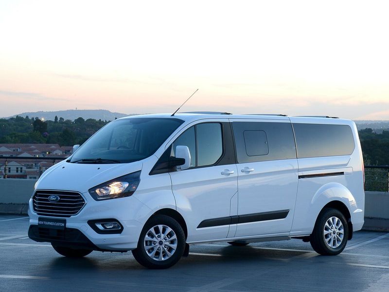 Ford Transit Custom أنا فيس ليفت، فان LWB Van — منظر أمامي أيسر