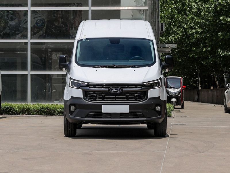 Ford Transit Custom I (السوق الصينية)، فان SWB — منظر أمامي