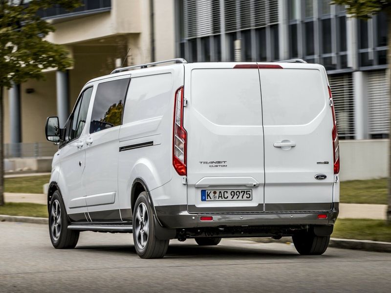 Ford Transit Custom أنا فيس ليفت، ميني فان — منظر خلفي أيسر