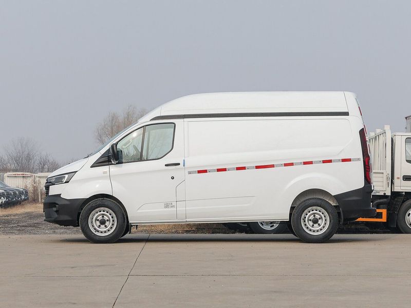 Ford Transit Custom I (السوق الصينية)، فان LWB — منظر من الجانب الأيسر