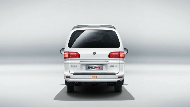 DongFeng Forthing Lingzhi M5، ميني فان — منظر خلفي