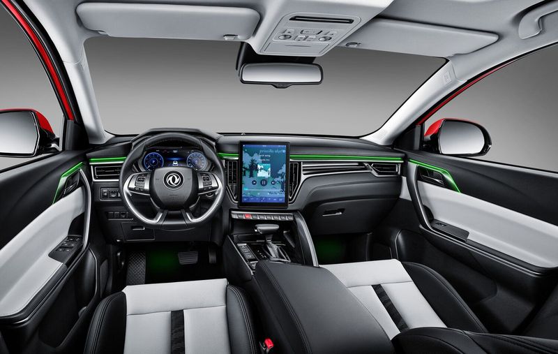DongFeng Forthing T5 أنا فيس ليفت، دفع رباعي 5 أبواب — منطقة السائق