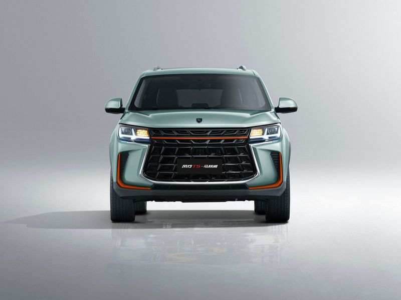 DongFeng Forthing T5 أنا فيس ليفت 2، دفع رباعي 5 أبواب 7-Seater — منظر أمامي
