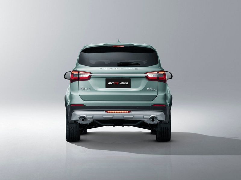 DongFeng Forthing T5 أنا فيس ليفت 2، دفع رباعي 5 أبواب 7-Seater — منظر خلفي