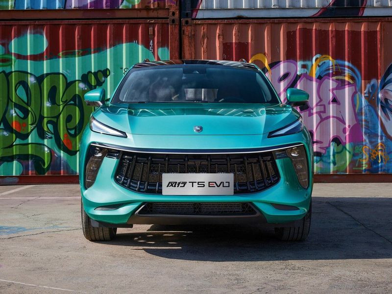 DongFeng Forthing T5 EVO، دفع رباعي 5 أبواب — منظر أمامي