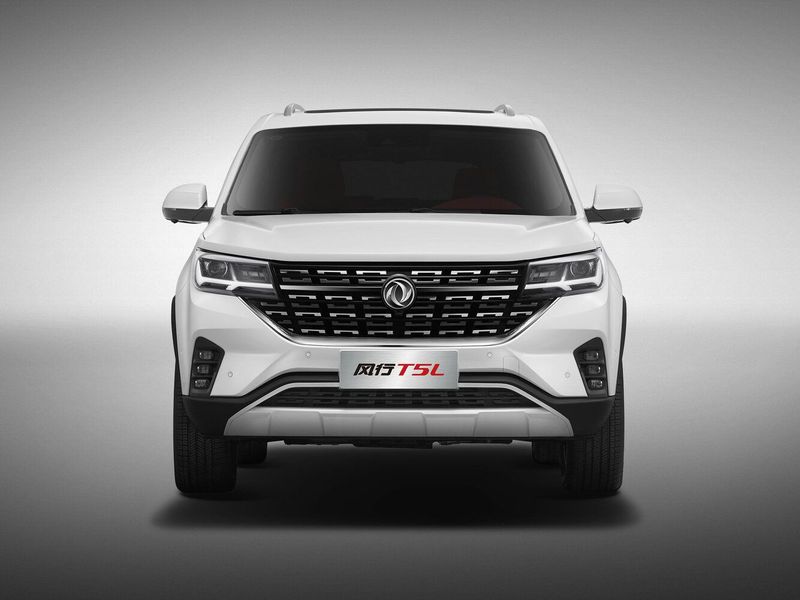 DongFeng Forthing T5L، دفع رباعي 5 أبواب — منظر أمامي