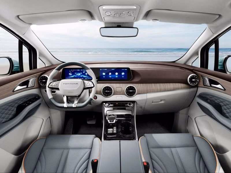 DongFeng Forthing U-Tour M4، ميني فان — منظر عام للمقصورة