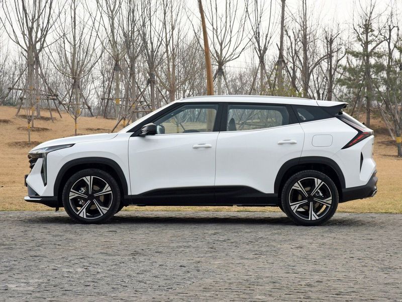 Geely Boyue Cool, Внедорожник 5 дв. — вид слева