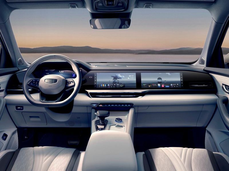 Geely Xingyue L I Рестайлинг, Внедорожник 5 дв. — передняя панель