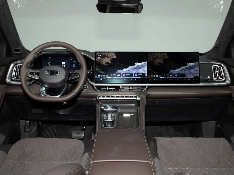 Geely Xingyue L I Рестайлинг 2, Внедорожник 5 дв. — передняя панель