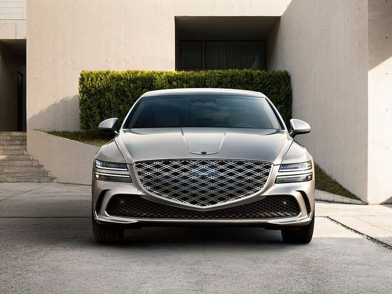 Genesis G80 II Рестайлинг, Седан — вид спереди