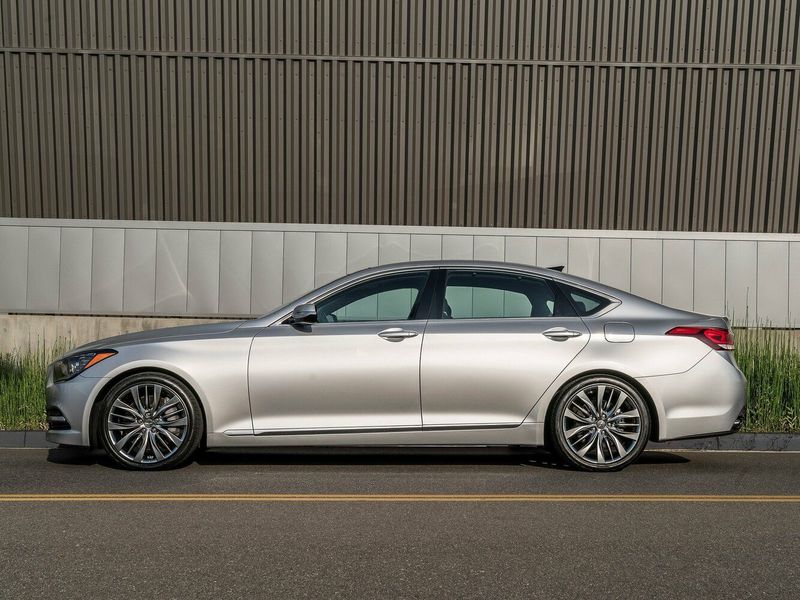 Genesis G80 I, Седан — вид справа