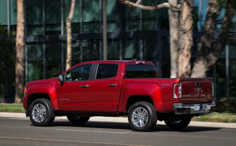 GMC Canyon ثانياً، بيك أب بكابينة مزدوجة — منظر خلفي أيمن