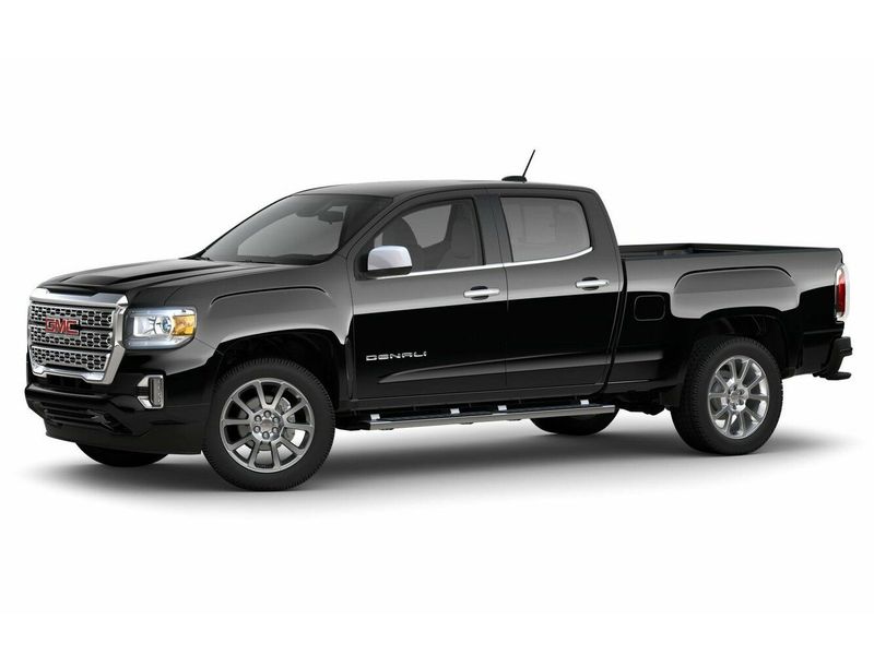 GMC Canyon II Рестайлинг, Пикап двойная кабина Long — вид спереди в три четверти