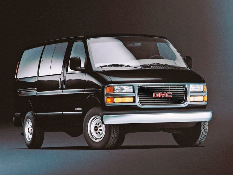 GMC Savana I، ميني فان — منظر أمامي أيمن