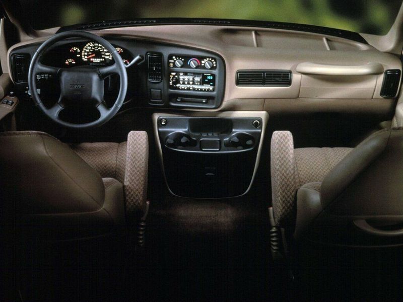 GMC Savana I، ميني فان — لوحة القيادة