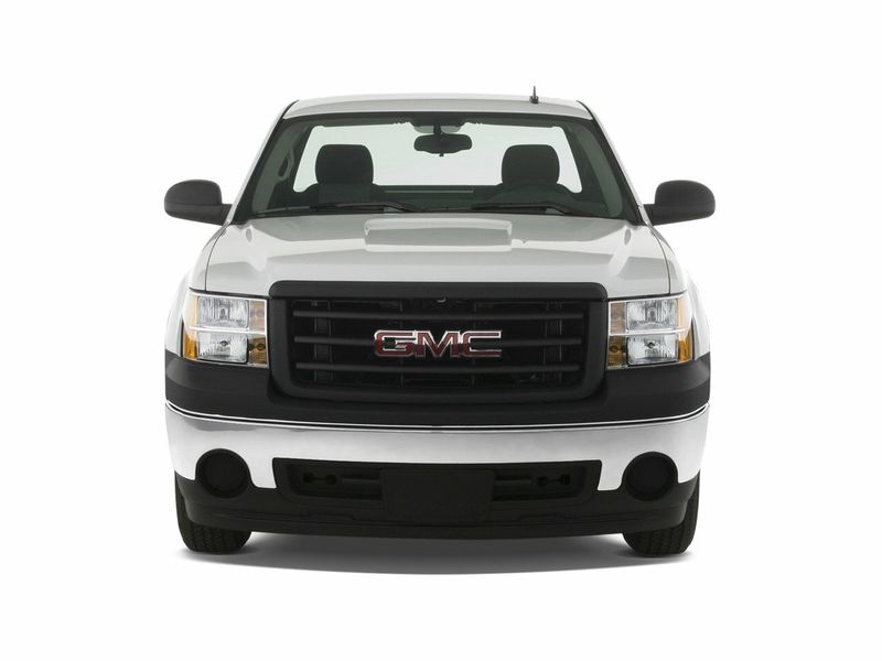 GMC Sierra II (GMT900)، بيك أب بكابينة مفردة — منظر أمامي