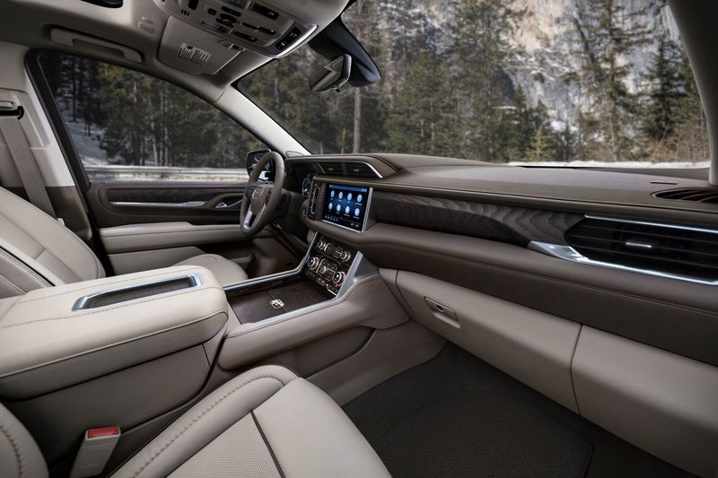 GMC Yukon V، دفع رباعي 5 أبواب XL — لوحة القيادة