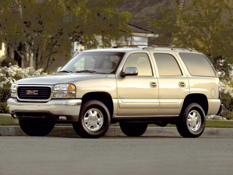 GMC Yukon II (GMT800)، دفع رباعي 5 أبواب — منظر أمامي أيسر