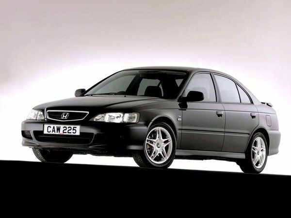 Honda Accord VI, Седан — вид спереди справа