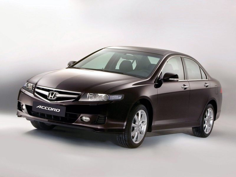 Honda Accord VII Рестайлинг, Седан — вид спереди справа