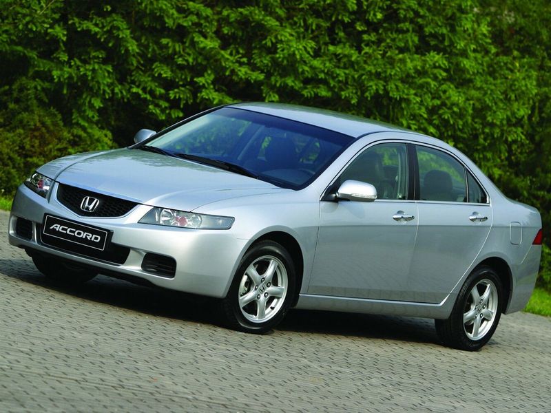 Honda Accord سابعاً، سيدان — منظر أمامي أيمن