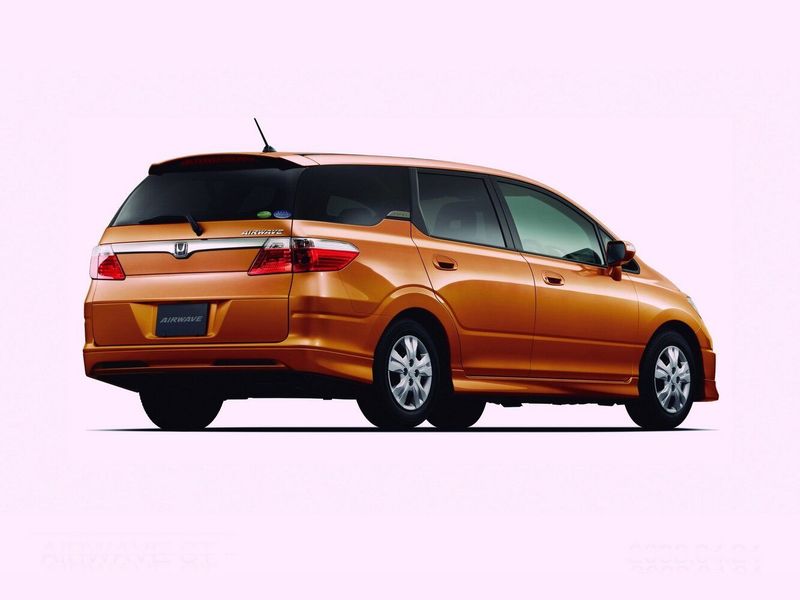 Honda Airwave I Рестайлинг, Универсал 5 дв. — вид сзади справа
