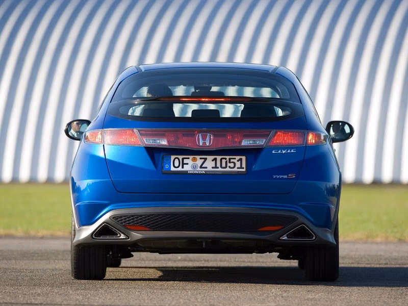Honda Civic ثامناً، هاتشباك 3 أبواب — منظر خلفي