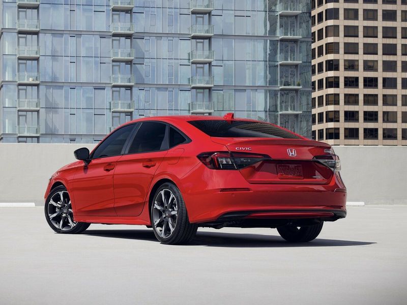Honda Civic XI Рестайлинг, Седан — вид сзади в три четверти